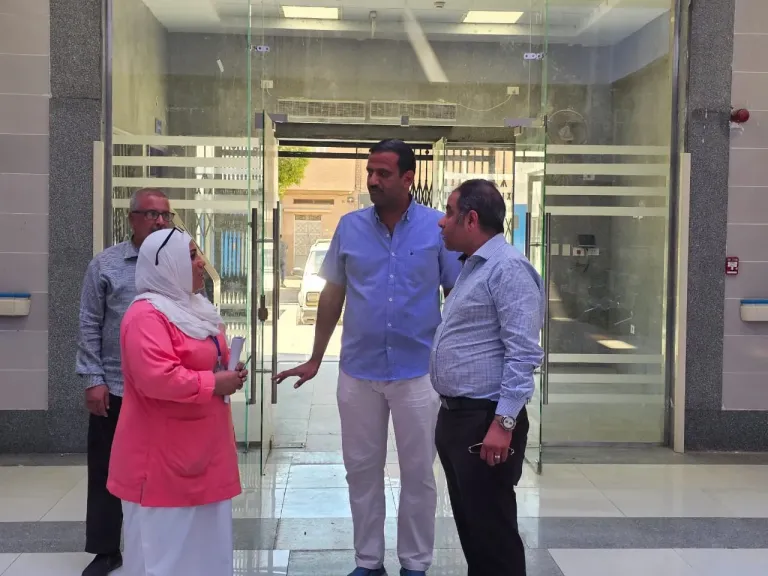 وكيل صحة أسيوط يتابع ميدانيًا جاهزية الحواتكة وسكرة.. تأكيد على أعلى معايير السلامة
