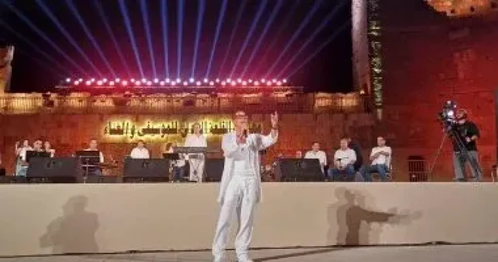 مدحت صالح يهدى حفل ختام مهرجان القلعة لروح هاني شاكر