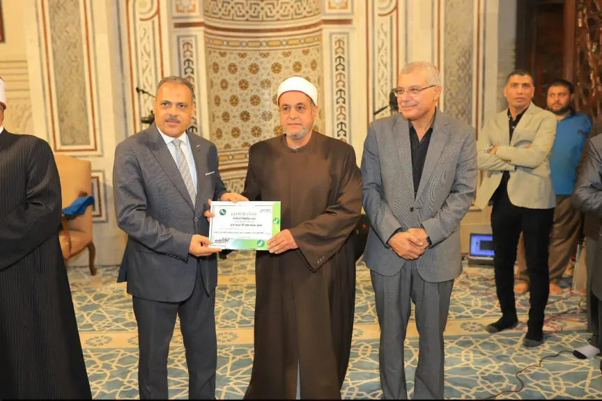محافظ الشرقية يكرم عددًا من المتميزين دعويًّا
