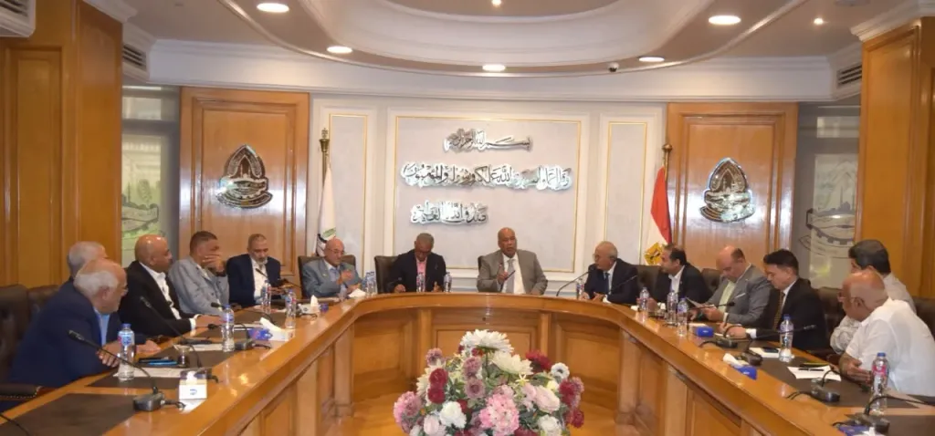 العشري يدعو لاجتماع طارئ لمجلس إدارة غرفة القاهرة لاعتماد إقامة معرض «أهلًا مدارس» الرئيسي