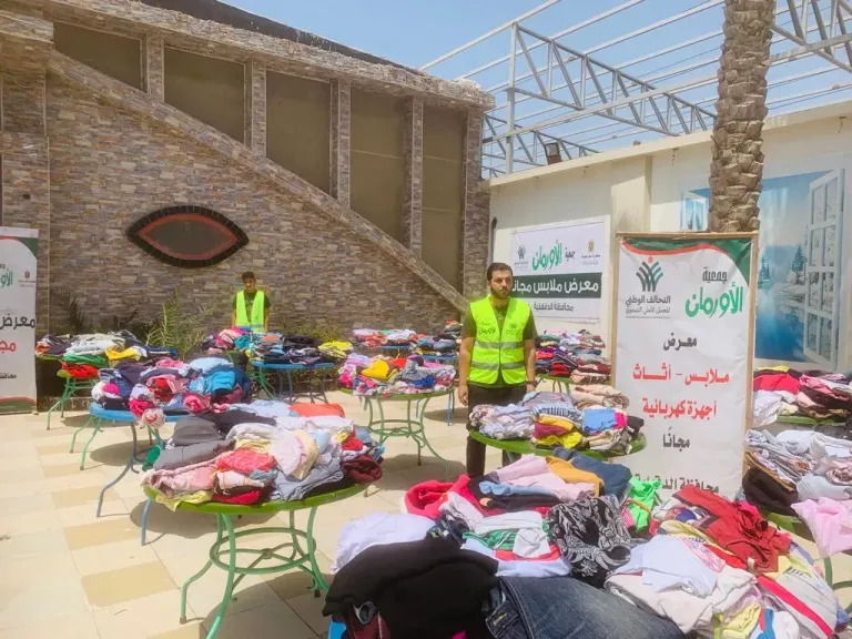 تضامن الشرقية: توزيع ملابس مجانية على 45 ألفًا و971 مواطنًا من الأسر الأولى بالرعاية | صور