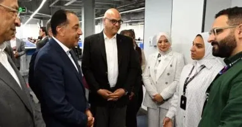 رئيس الوزراء يتفقد شركة (Teleperformance – تيلى بيرفورمانس) الفرنسية