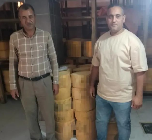 ضبط 680 كيلو لحوم وجبنه رومي مجهولة المصدر داخل مصنعين بدمنهور
