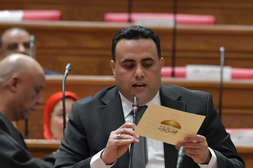 النائب مصطفى مزيرق يشيد بتوجيهات الرئيس بضبط الأسواق وتوفير السلع للمواطنين