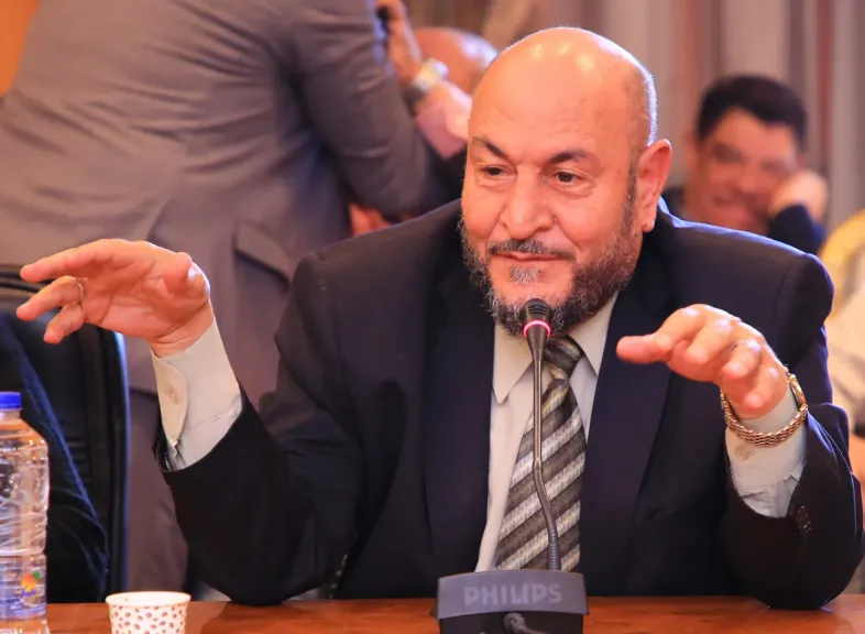 الكاتب الصحفى محمود الشاذلى يكتب : جميعا نعانى الهزل المجتمعى فهل من مخرج .