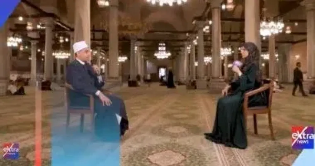 أجواء روحانية من مسجد الإمام الحسين فى ذكرى المولد النبوى اليوم على إكسترا نيوز