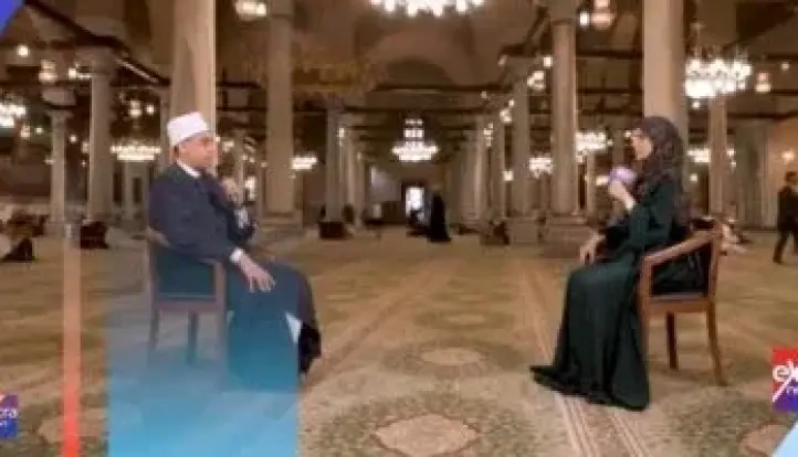 أجواء روحانية من مسجد الإمام الحسين فى ذكرى المولد النبوى اليوم على إكسترا نيوز
