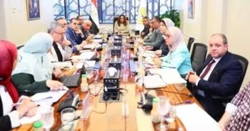 منال عوض: تنفيذ مشروعات بيئية للحد من التلوث ومواجهة آثار التغيرات المناخية