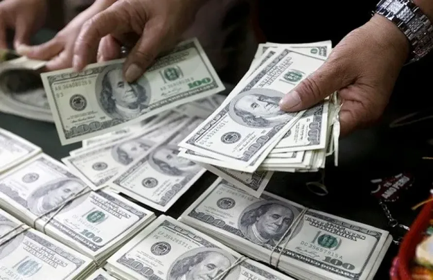 خلال يوم واحد.. تفاصيل الإيقاع بشبكات الإتجار فى العملات الأجنبية