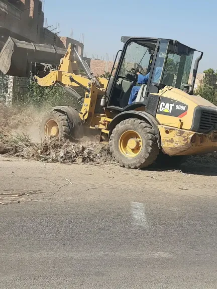 محافظ أسيوط: حملات مكثفة لرفع نواتج تطهير ترع السيالة النواورة وكوم سعدة