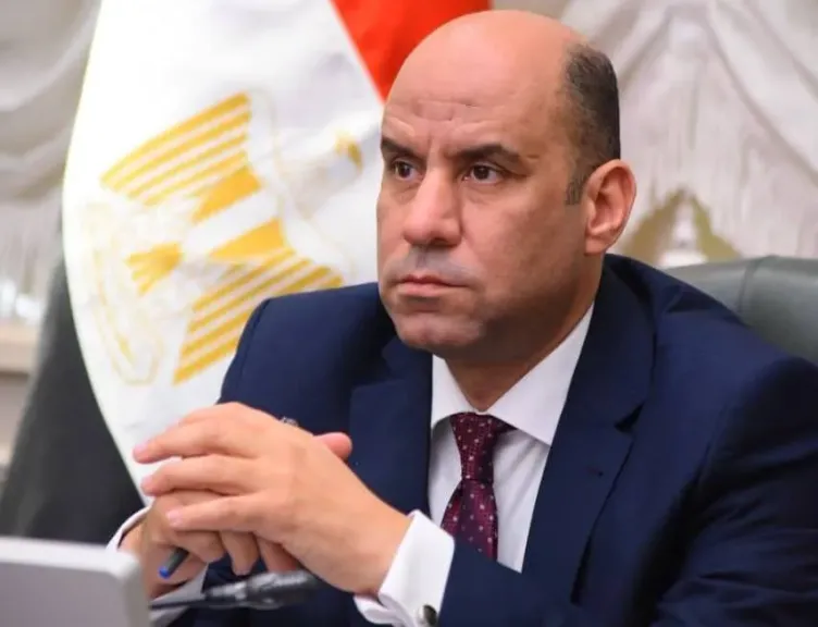 وزير العمل يعلن القواعد العامة للائحة تنظيم العمل بالقطاع الخاص تنفيذًا لقانون العمل الجديد