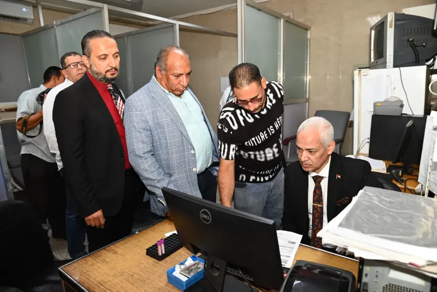 الرئيس جامعه اسيوط يتابع  الخدمات الطبية المقدمة للمرضى معهد الاورام
