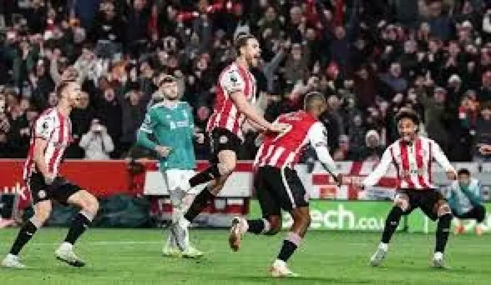 ليفربول يواصل السقوط في الدوري الإنجليزي ويتعادل 2-2 مع نوتنجهام فورست