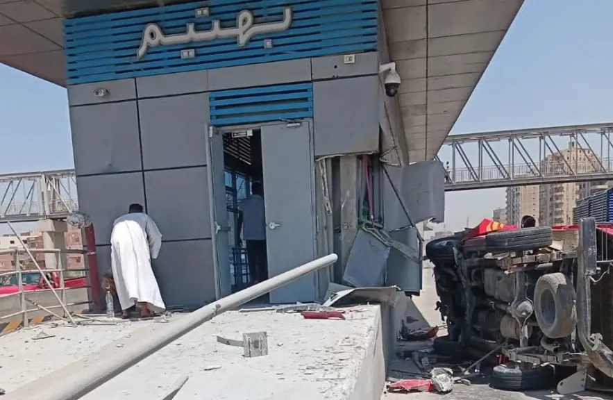 الشركة المصرية للأتوبيس الترددي تكشف تفاصيل حادث سيارة بمسار الـBRT بمحطة بهتيم