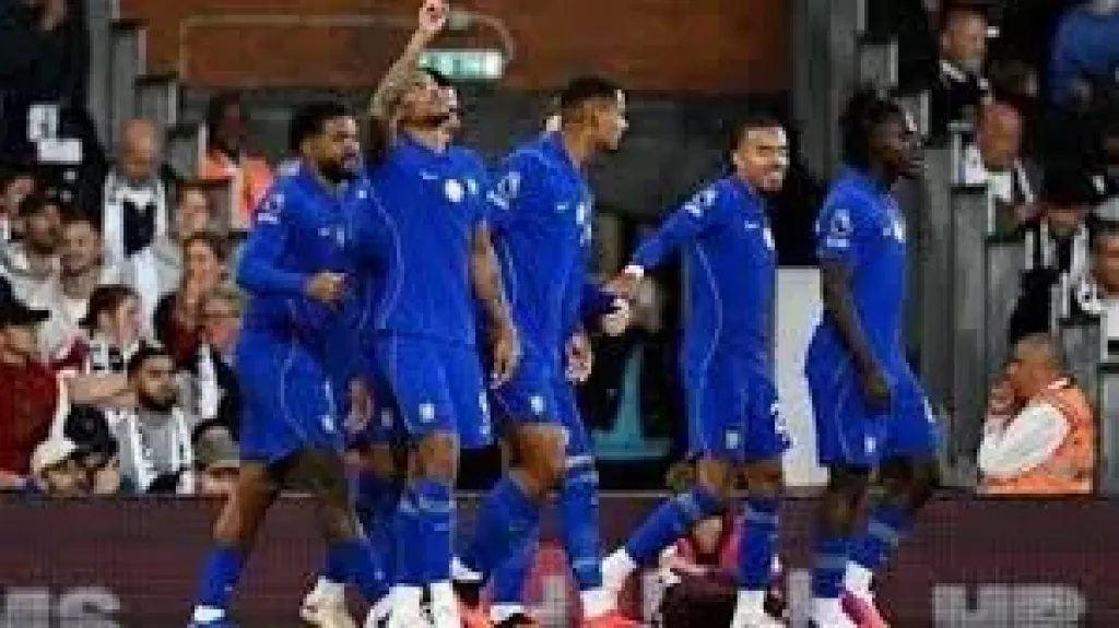 الدوري الإنجليزي، تشيلسي يضرب برايتون بثلاثية في الشوط الأول