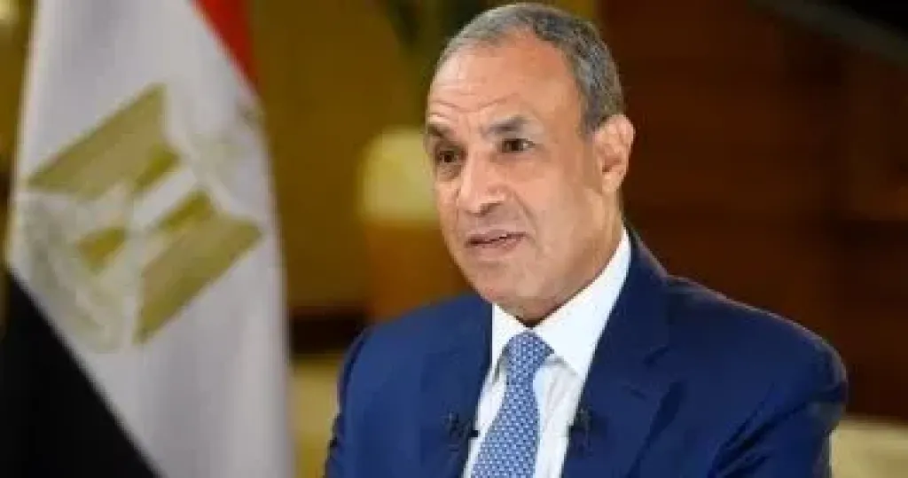وزير الخارجية يتفقد سير العمل بعدد من قطاعات الوزارة