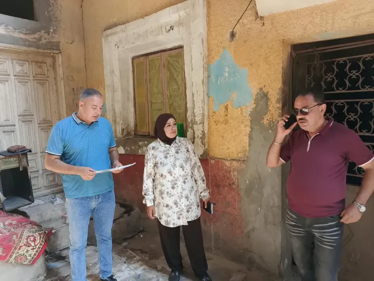 إزالة تعديات على أملاك الدولة بـ3 عقارات في غرب المنصورة.. وقطع المرافق لحين تقنين الأوضاع | صور