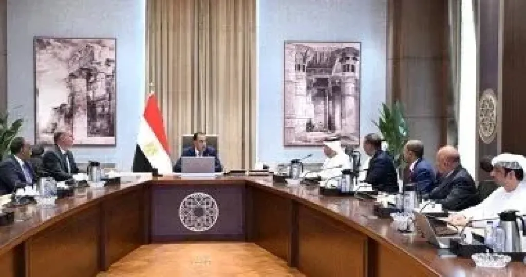 مدبولى يلتقى مسئولين بإمارة الفجيرة عقب تأسيس شركة ”الفجيرة العلمين” للنفط