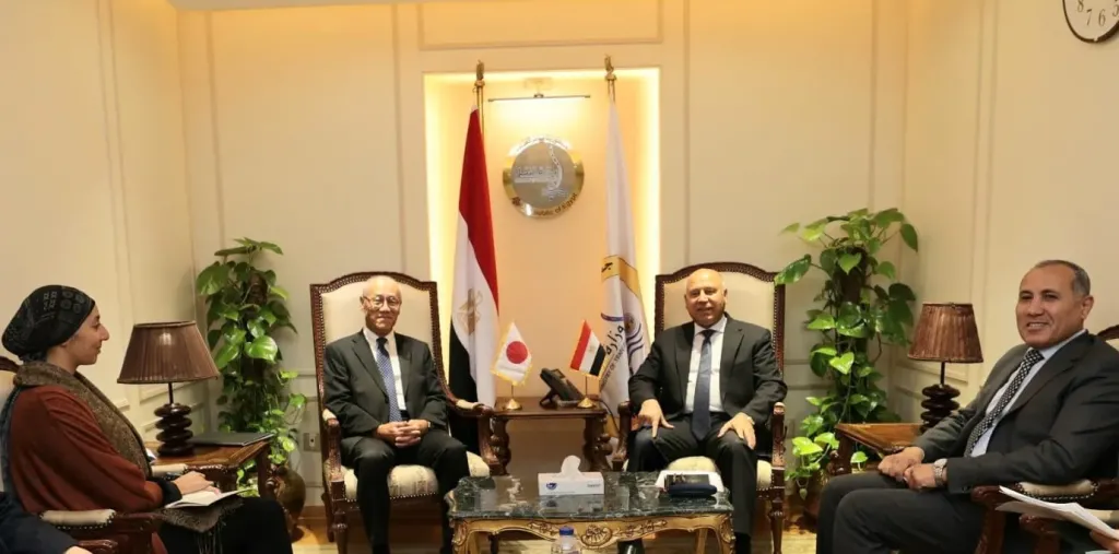 وزير النقل يبحث مع سفير اليابان بالقاهرة تعزيز التعاون في قطاع النقل