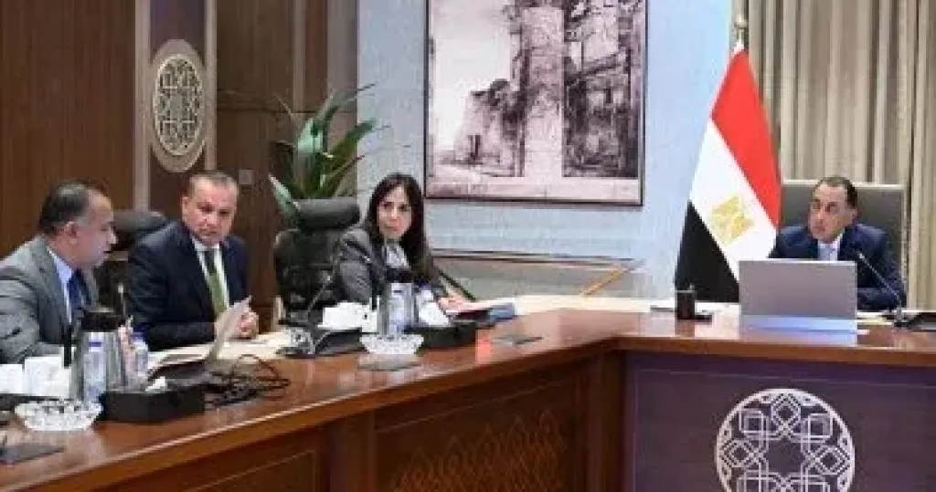 رئيس الوزراء يتابع عددا من ملفات العمل الخاصة بالهيئة العامة للتنمية السياحية