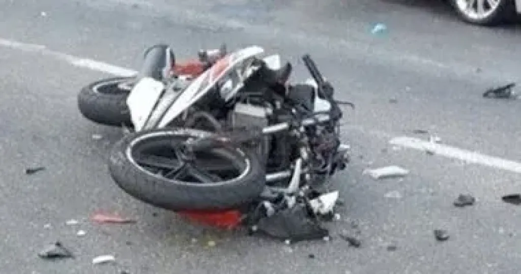 إصابة 4 شباب فى تصادم دراجتين ناريتين بطريق كفر سرنجا في ميت غمر بالدقهلية