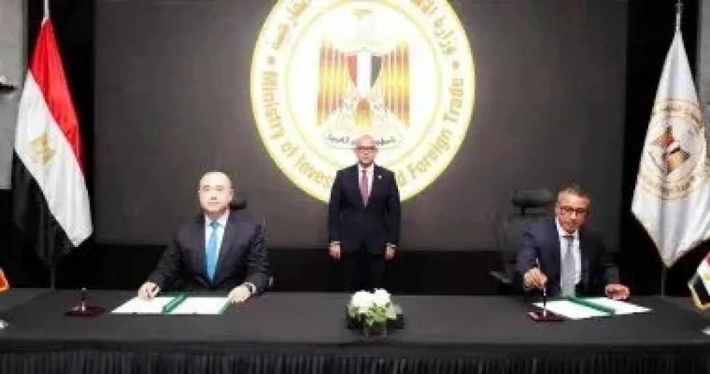وزير الاستثمار يشهد توقيع مذكرة تفاهم بين مجموعة «منصور» و«Tianneng» الصينية