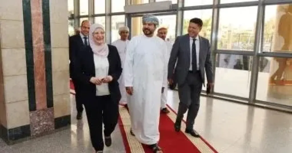 وفد عماني في مصر يبحث إقامة منطقتين صناعيتين مشتركتين