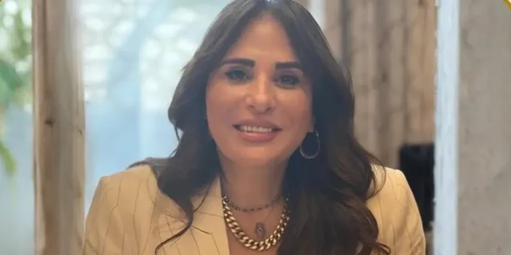 وزيرة الإسكان تتابع مشروعات تطوير الطرق ورفع كفاءة المرافق والتصدي للإشغالات