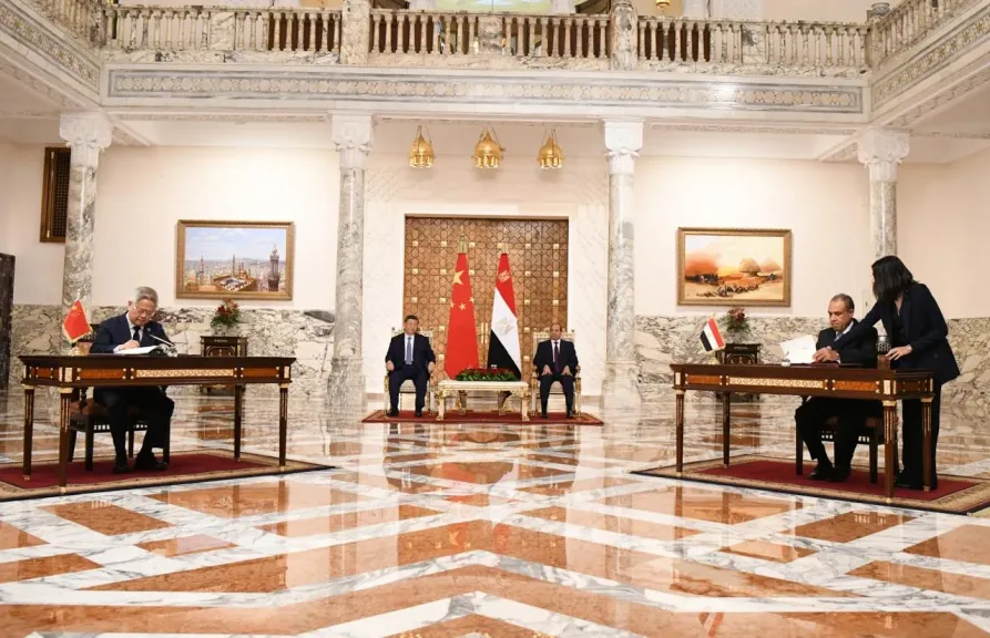 المتحدث الرئاسي ينشر صور مباحثات الرئيس السيسي ونظيره الصيني