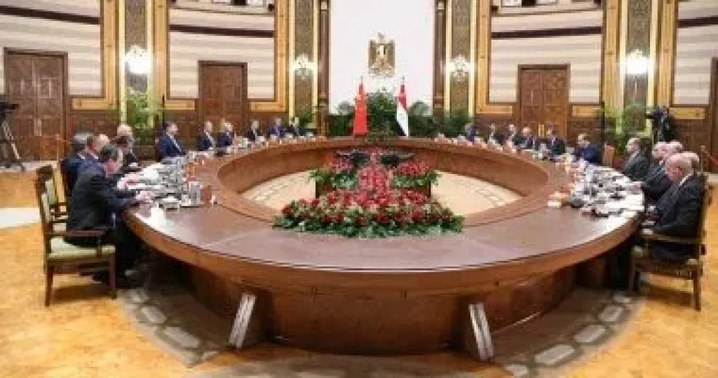 مصر والصين: دعم حق الدول النامية في المشاركة العادلة في صنع القرار الاقتصادي والسياسي