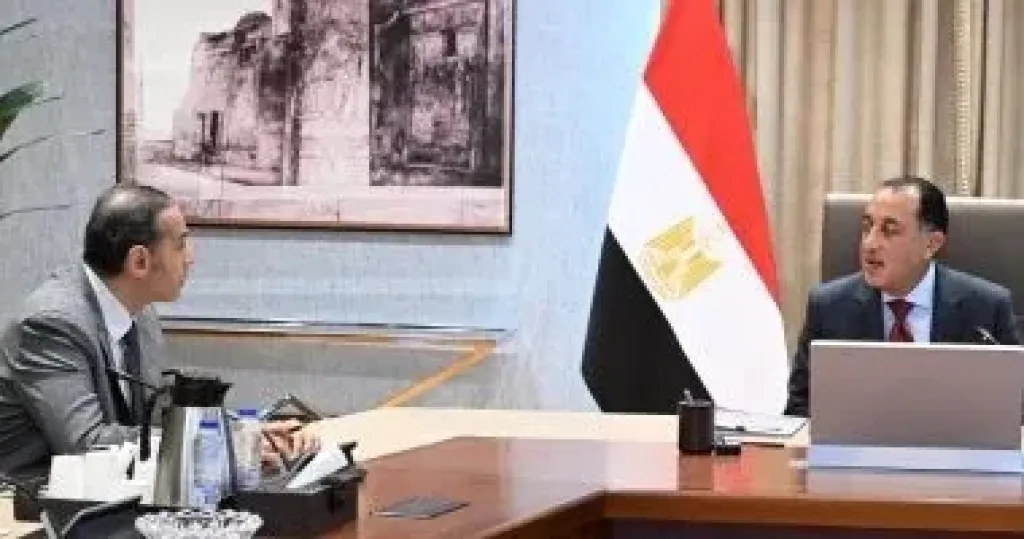 مدبولى يبحث مع رئيس هيئة الرقابة المالية تطورات القطاع المالى غير المصرفى
