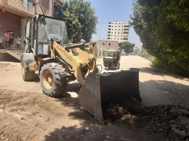 محافظ أسيوط: استجابة لشكاوى المواطنين.. إزالة وتسوية المطبات المرتفعة