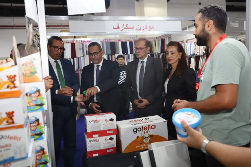 شباب جهاز تنمية المشروعات يشاركون في معرض (أهلا مدارس) ويقدمون منتجات مصرية عالية الجودة