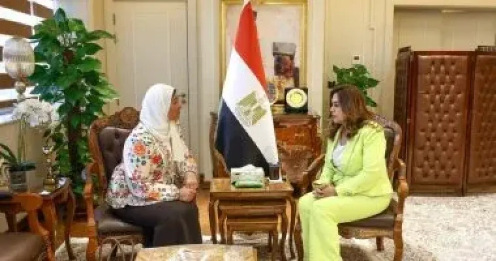 منال عوض: التحقق من المعلومات مسؤولية مشتركة والرجوع للمصادر الرسمية ضرورة