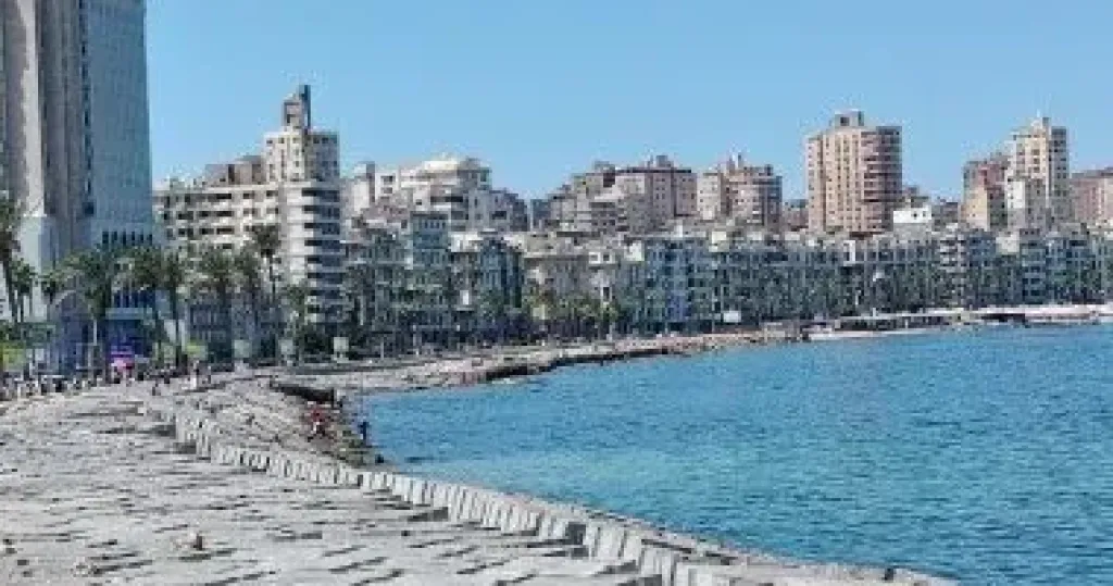 حالة الطقس اليوم السبت.. حار نهارا ورطوبة وارتفاع الأمواج بهذه الشواطئ