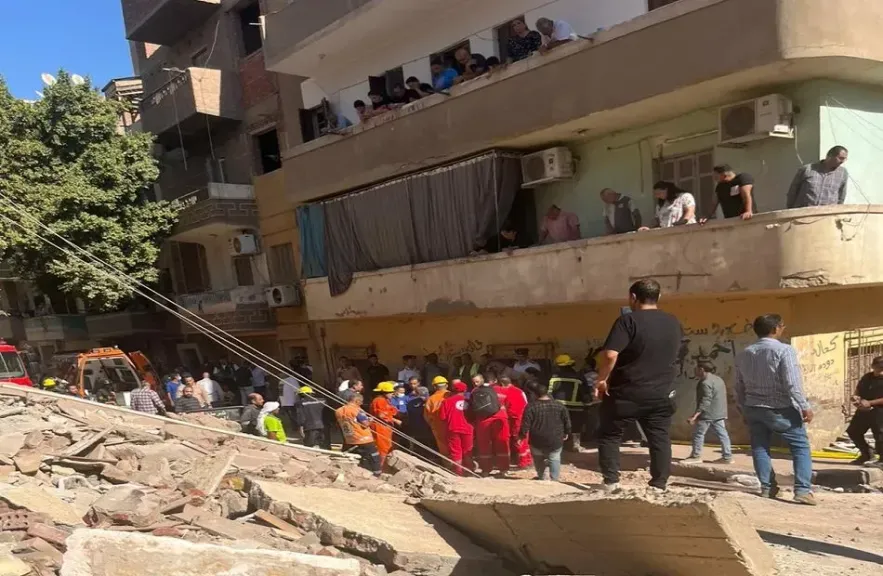 محافظ الغربية يوجه بصرف إعانات عاجلة للأسر المتضررة من انهيار عقار بحي أول طنطا