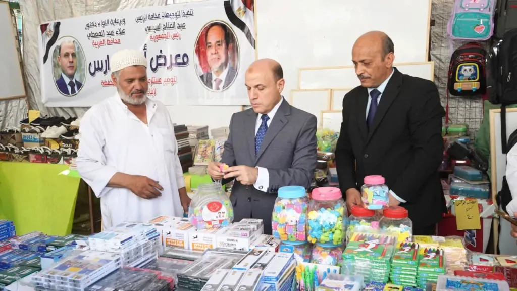 محافظ الغربية يفتتح معرض «أهلاً مدارس» بالسنطة