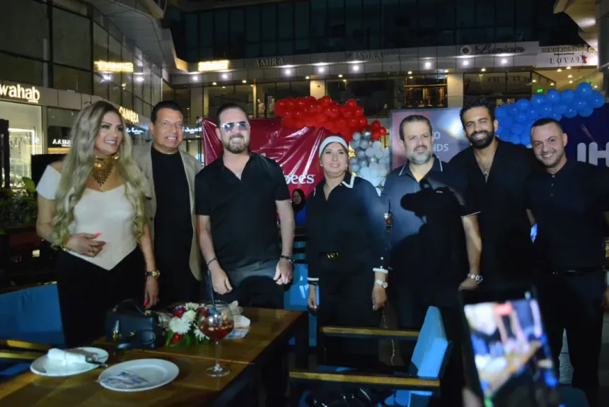 بحضور النجم وائل جسار.. د. صفية حسونة تفتتح الفرع المزدوج لـ«أبل بيز» و«آيهوب» في «ريتزي مول» بالشيخ زايد ( صور )