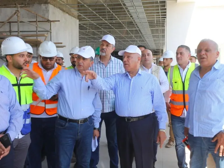 وزير النقل يتفقد مواقع الخط الأول من القطار الكهربائي في المسافة من محطة حدائق أكتوبر  حتى محطة عمر هاشم