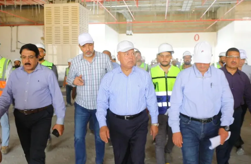 قبل التشغيل التجريبي.. وزير النقل يتفقد أعمال الخط الأول للقطار الكهربائي السريع
