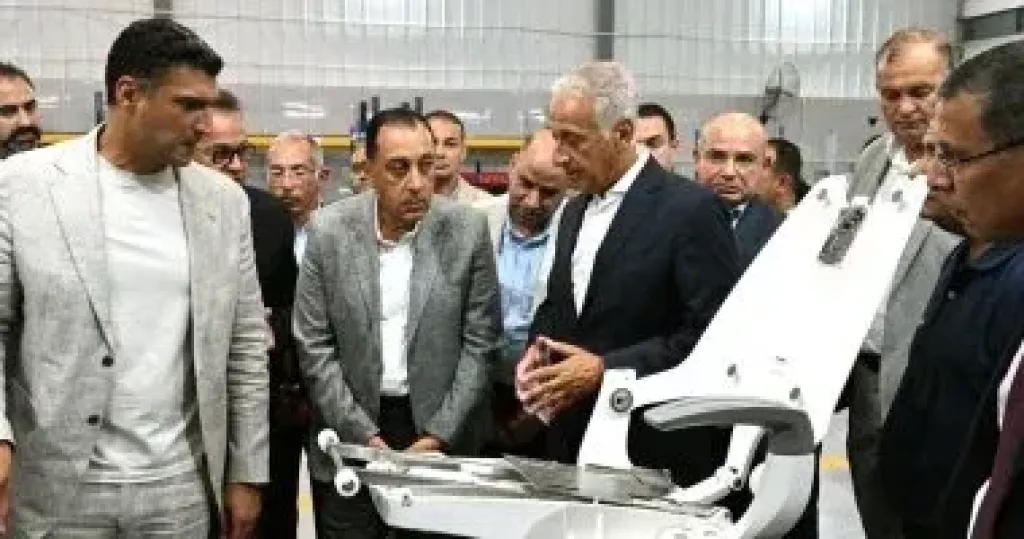 رئيس الوزراء يفتتح مصنعى «تكنوفيجن» لتجهيز سيارات الإسعاف وتجميع أجهزة الأسنان