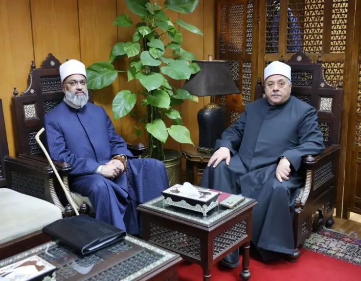 الشيخ أيمن عبد الغني يبحث مع مفتي جنوب أفريقيا تعزيز التعاون وزيادة المنح الدراسية