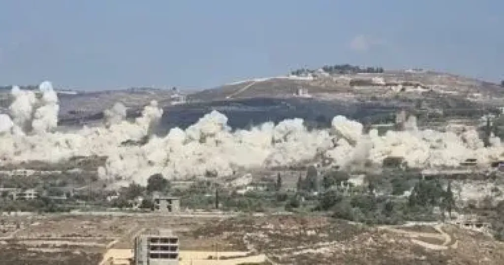 تفجير إسرائيلي عنيف في المنصوري وقصف مدفعي جنوب صور