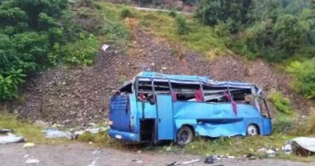 وفاة 25 على الأقل في حادث تحطم حافلة في الرأس الأخضر معظمهم أطفال