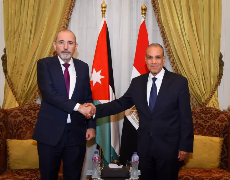 وزيرا خارجية مصر والأردن يبحثان مواصلة دفع آلية التعاون الثلاثي مع العراق وتطورات القضية الفلسطينية