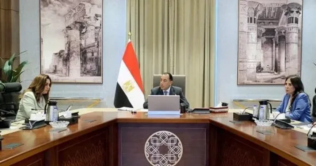 رئيس الوزراء يوجه بحصر أى أراضٍ حكومية فضاء وتحويلها لمتنزهات ومسطحات خضراء