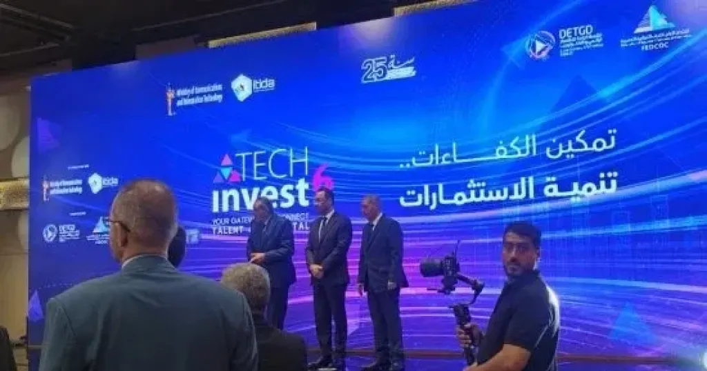 وزير الاتصالات: قطاع الاتصالات حقق أعلى معدل نمو فى تاريخه عند 24.3%