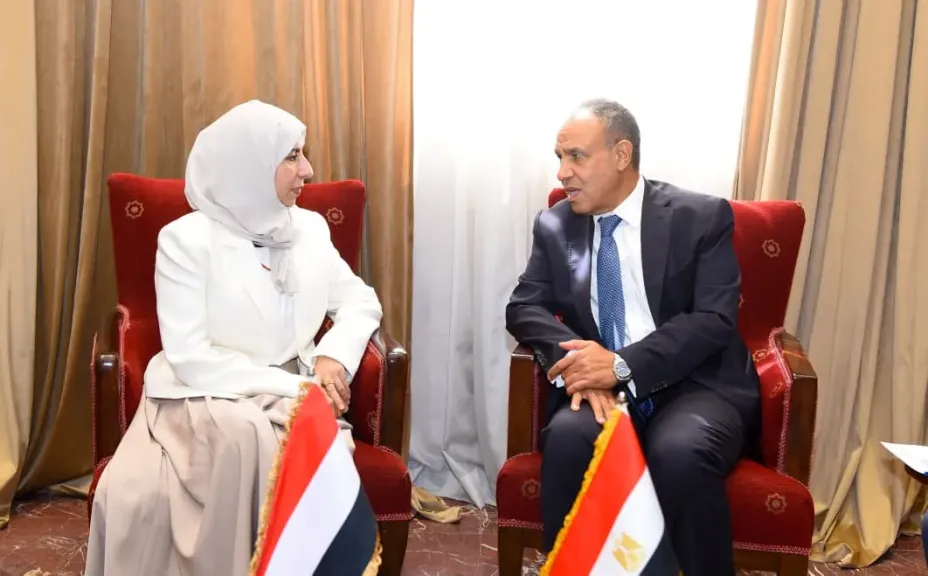 وزير الخارجية يبحث مع نظيرته اليمنية سبل دعم الاستقرار في اليمن وتعزيز العلاقات الثنائية