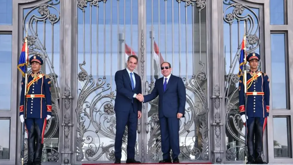 الرئيس السيسي ورئيس وزراء اليونان يؤكدان أهمية الحفاظ على اتفاق وقف الحرب في غزة