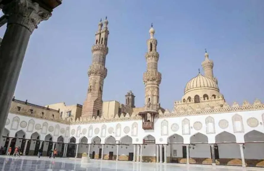 الأزهر يدين تمزيق المصحف بنيويورك.. ويؤكد: لا حرية في المساس بالمقدسات